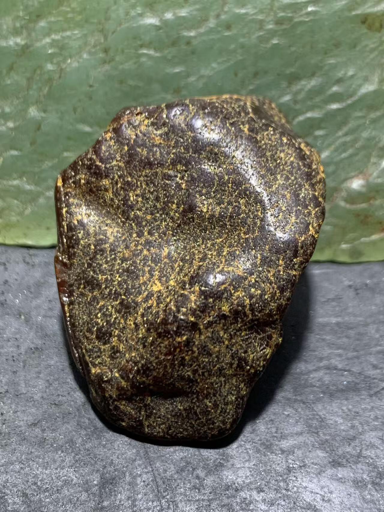 乌克兰原皮蜜蜡原石一块，