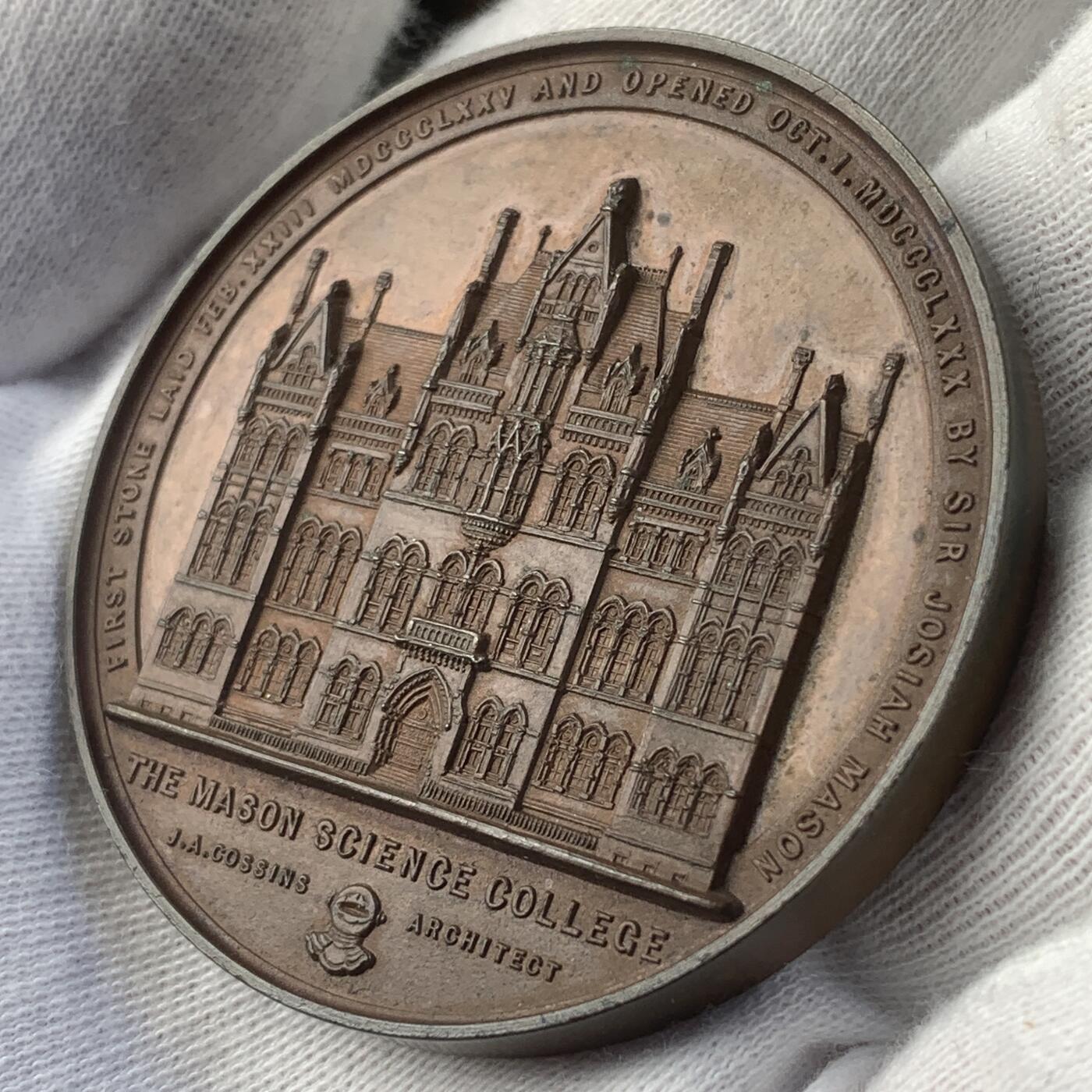 掌中浮雕-藏着的欧洲第039场 1880年英国梅森科学学院铜章，51mm，BHM-3083  ，Eimer-1670，原盒
