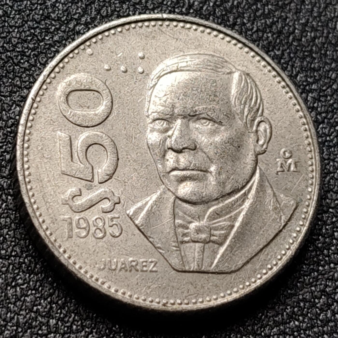 泉币菌-第119场-精品福利场 墨西哥1985年50比索 华雷斯总统铜镍币 23.5mm 