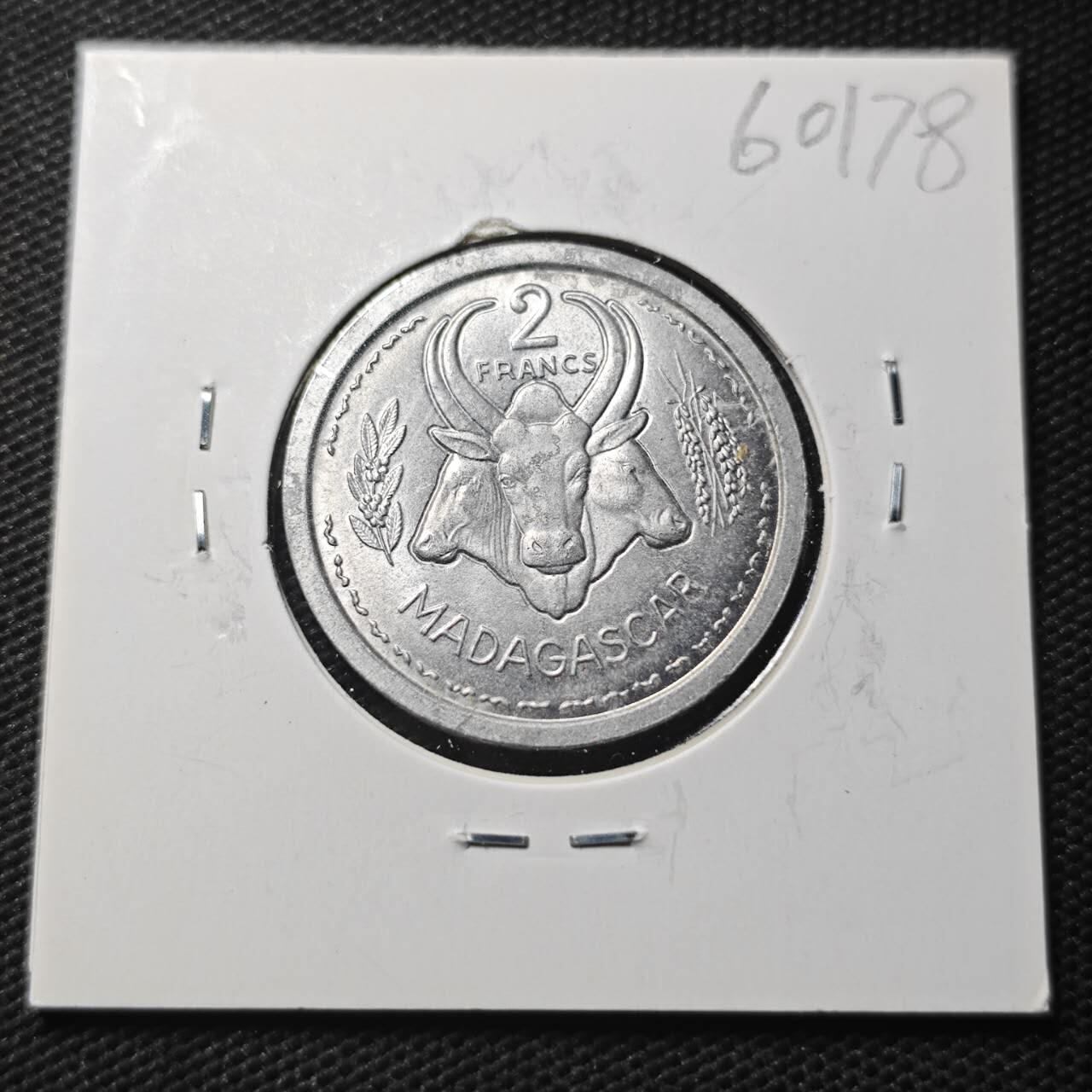 KK钱币收藏小铺  第360场  2月预留时间 周末发货  1948法属马达加斯加2法郎