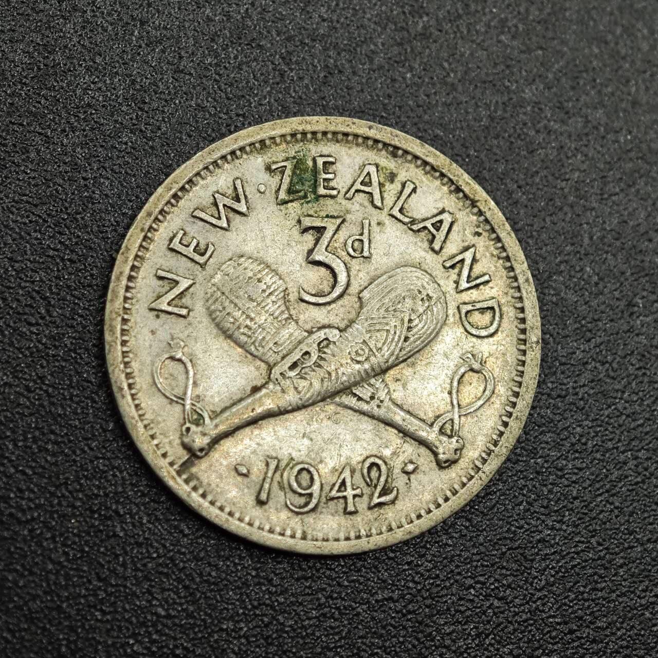 【淘币小摊】限时拍第七百八十拍  小银币场  满百包邮可预留两周  周一统一发货  新西兰1942年乔治六世3便士银币