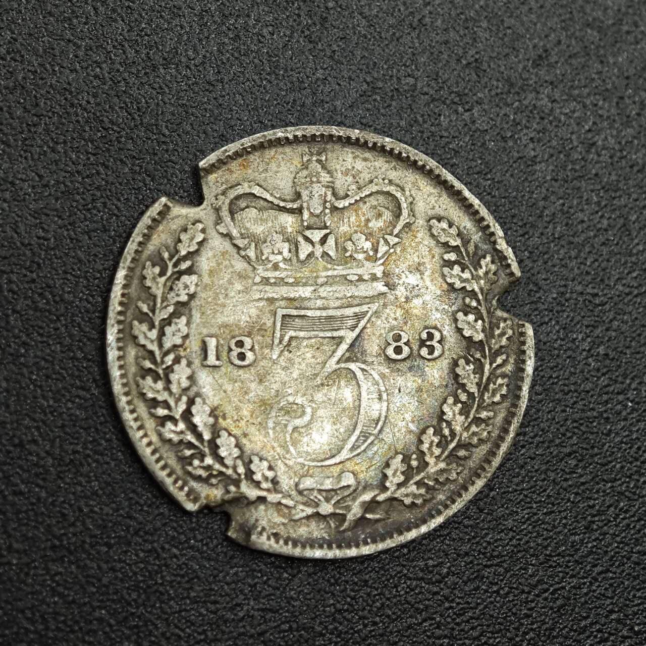 【淘币小摊】限时拍第七百八十拍  小银币场  满百包邮可预留两周  周一统一发货  英国1883年维多利亚3便士银币