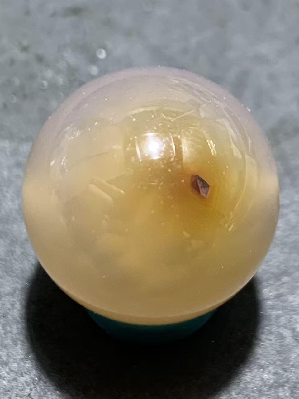 精美冻料高玉化战国红玛瑙圆珠一颗！