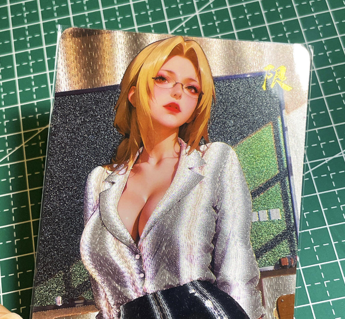 显眼宝35期 佣金1起 10月29日晚20:30截拍  造物卡牌   墨烬红颜系列    纲手教师限定卡    共1张   粗闪冷烫工艺   大卡尺寸  63*88