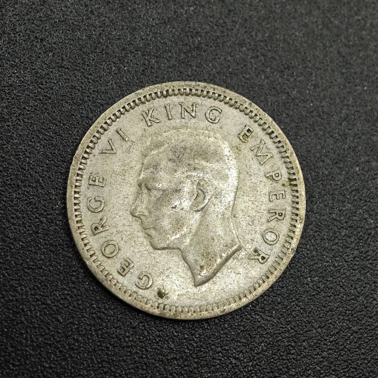 【淘币小摊】限时拍第七百八十拍  小银币场  满百包邮可预留两周  周一统一发货  新西兰1941年乔治六世3便士银币