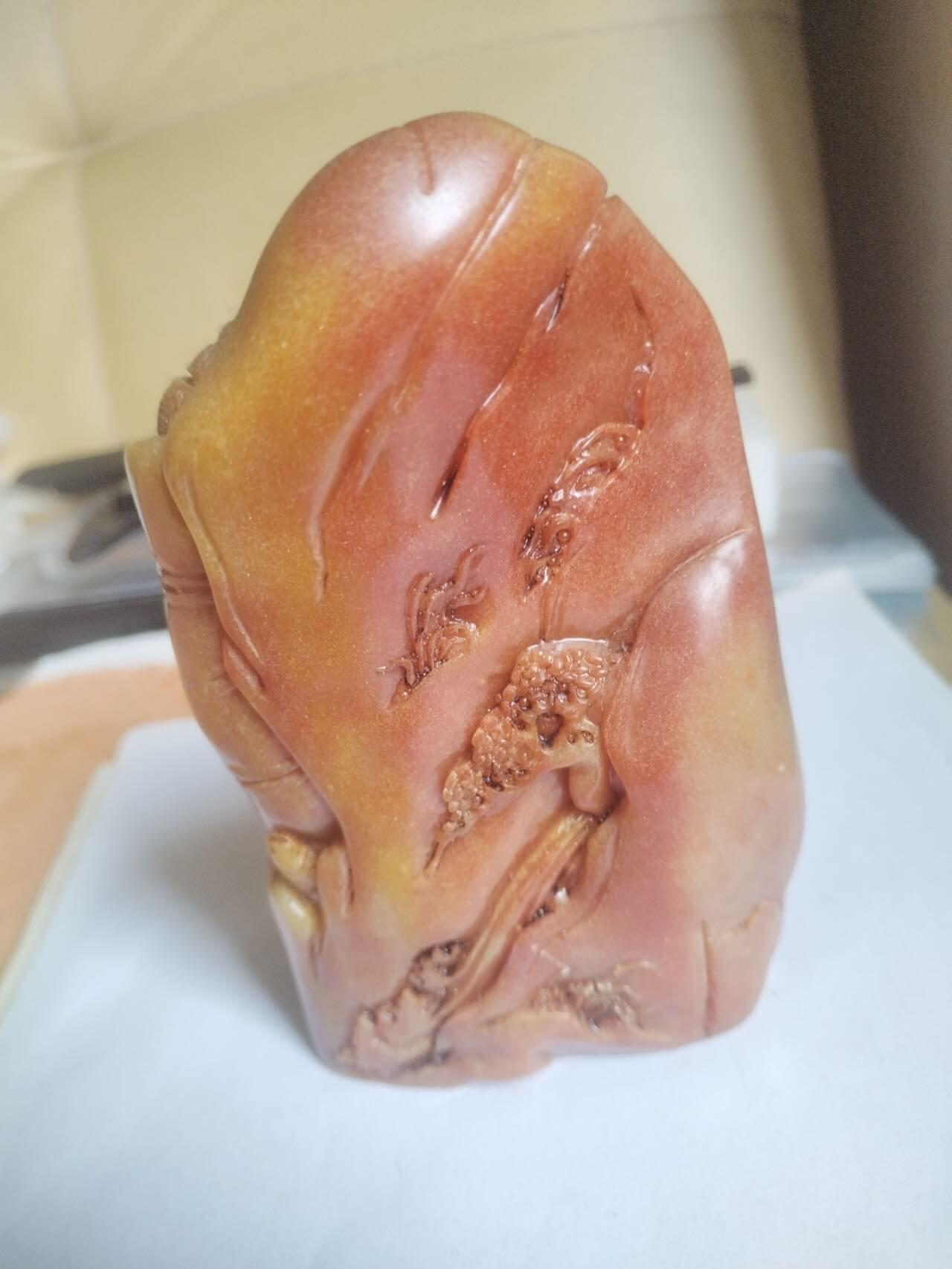 综合 寿山石摆件。重约1200克。