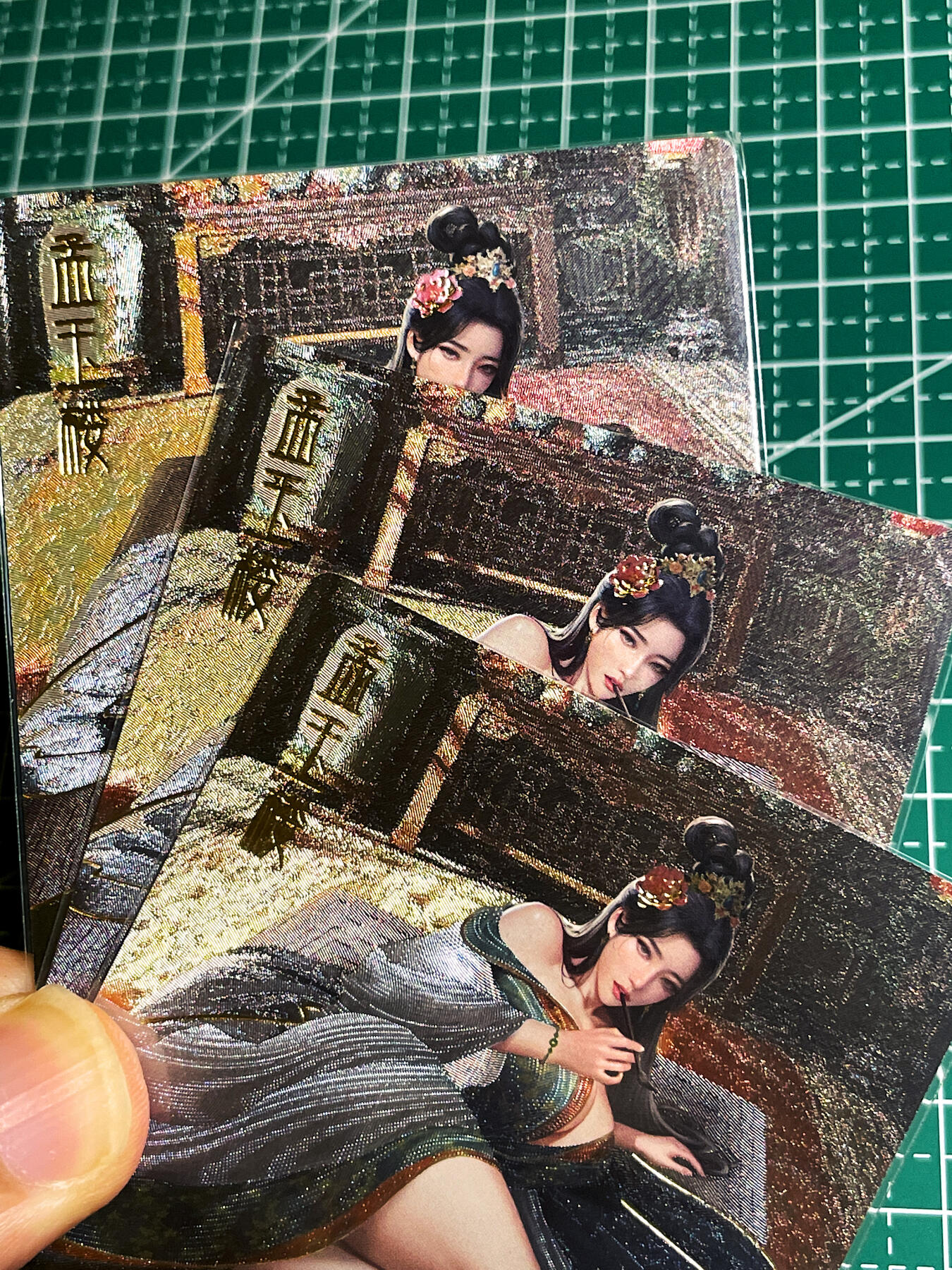 显眼宝35期 佣金1起 10月29日晚20:30截拍  卡颜月色卡牌   金瓶梅系列     孟玉楼3渐变艺术  共3张   粗闪工艺   大卡尺寸  63*88