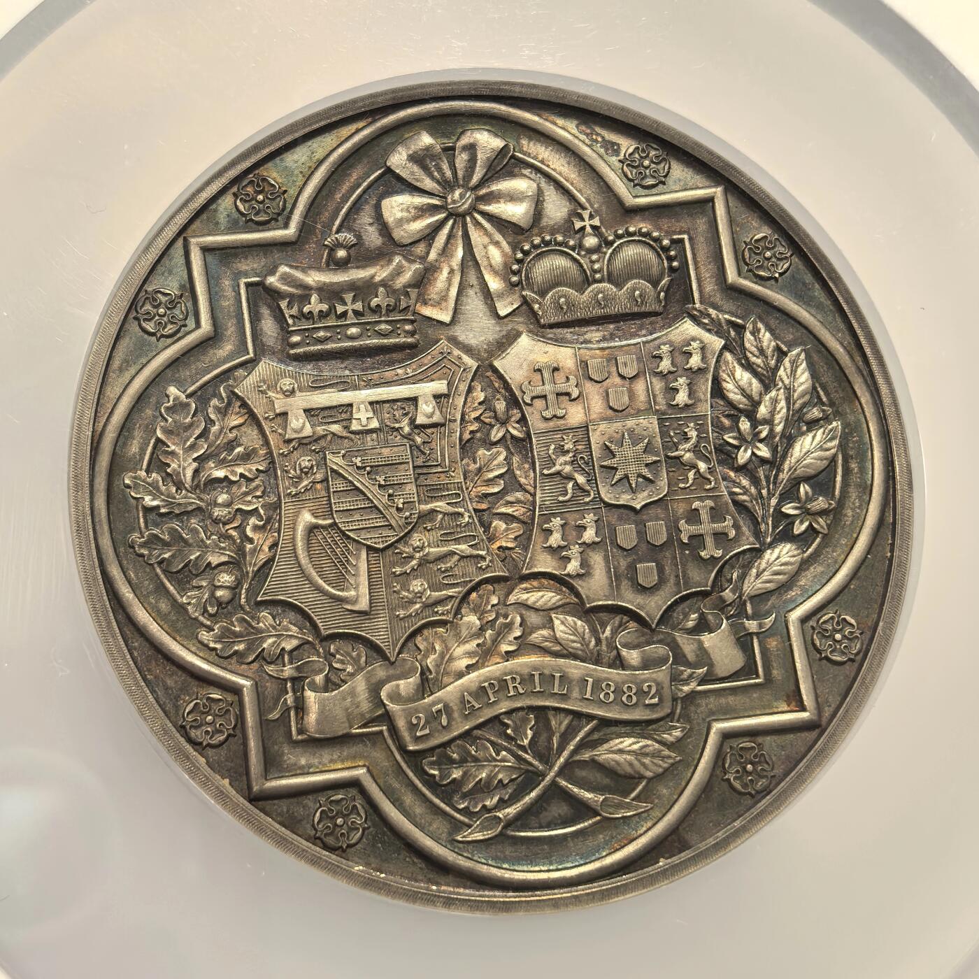 博洋堂“物美丰成”11月精品专场暨第145期（全场包邮） NGC MS63 英国1882年奥尔巴尼公爵和海伦妮公主大婚银章，直径64mm，罕见品种，高浮雕立体生动，状态一流，附原盒