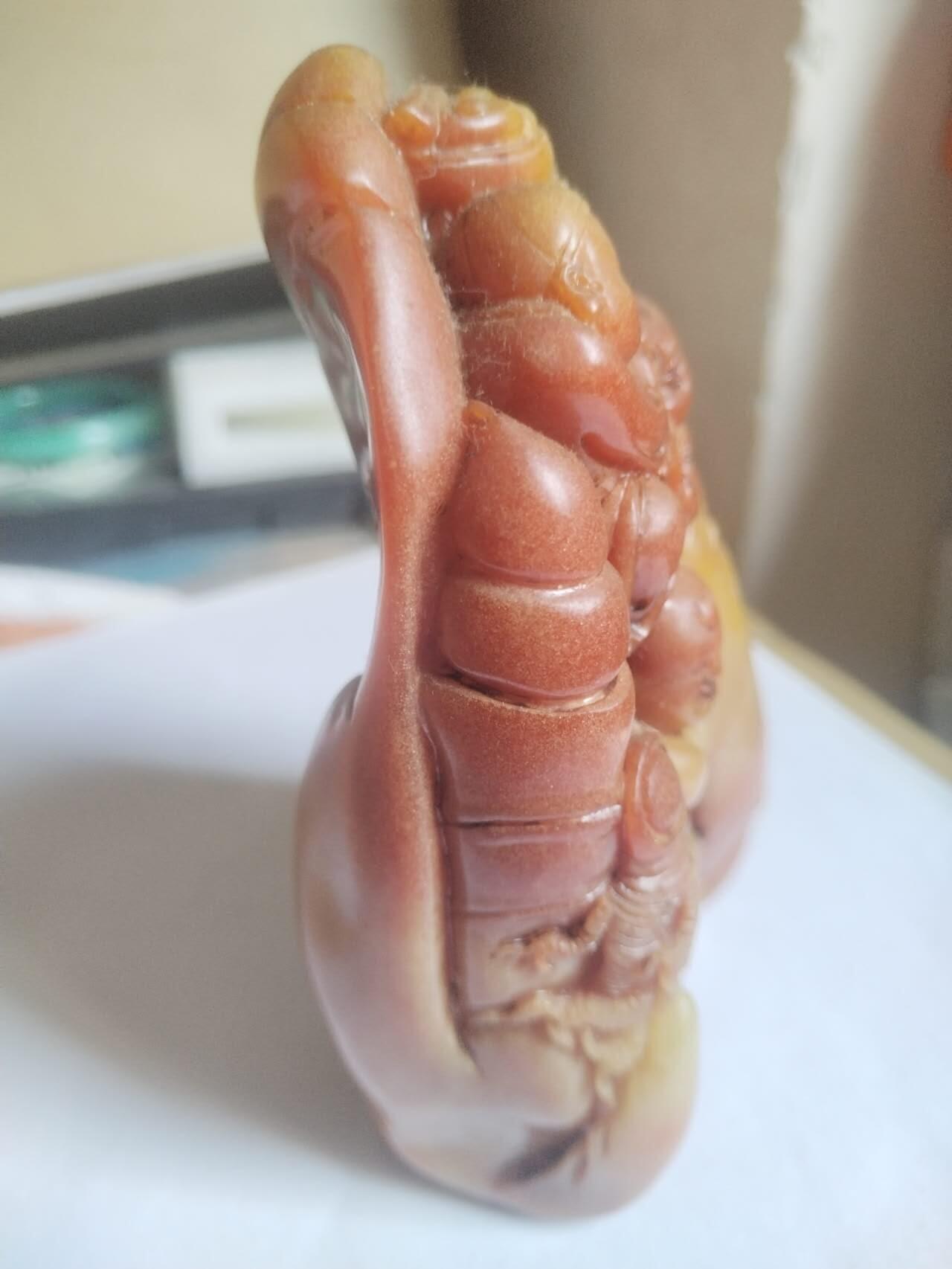 综合 寿山石摆件。重约1200克。