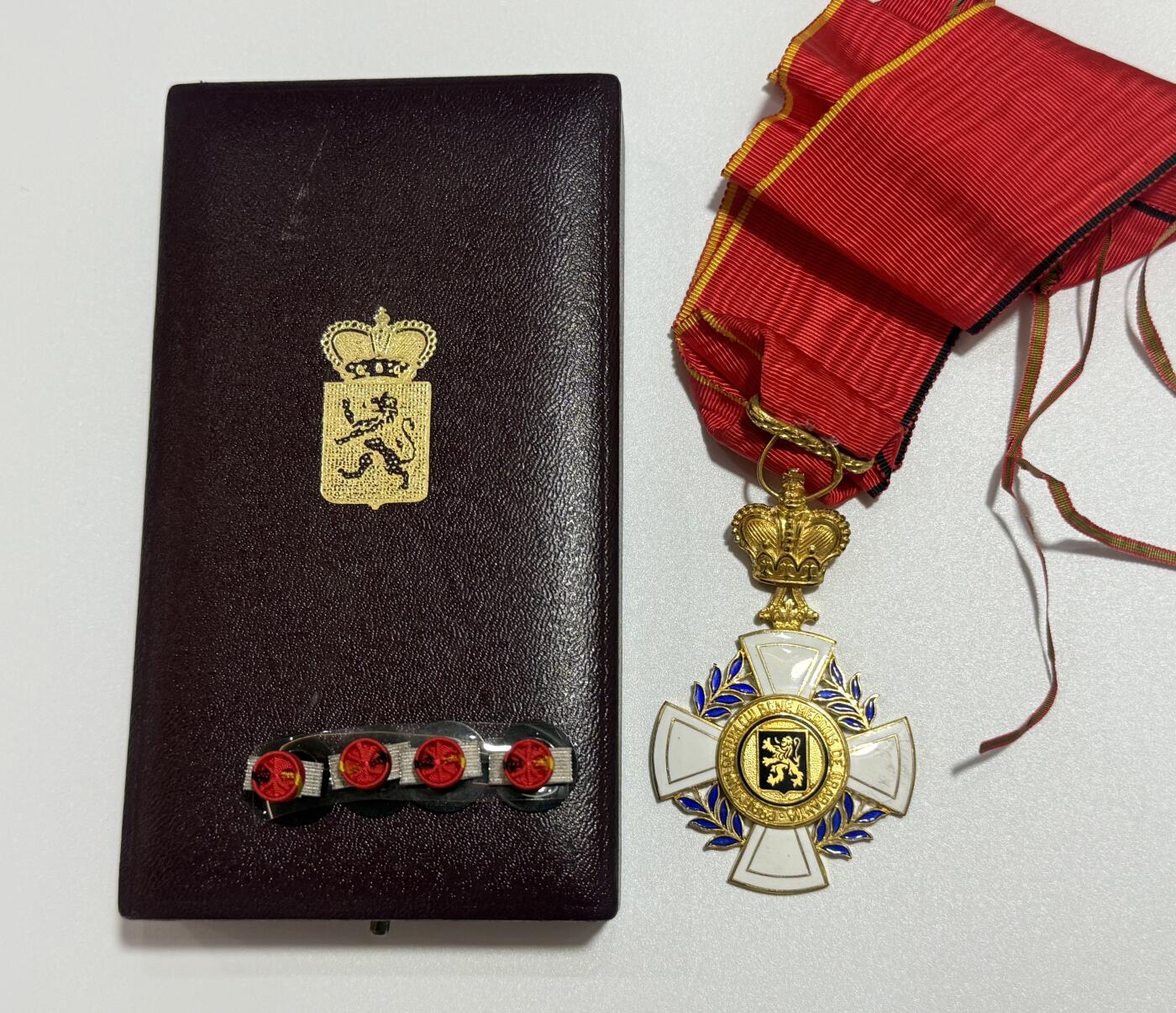 韵星假日精品2025秋季军品类拍卖会-- Rimey Holidays Boutique 2025 Autumn Militaria Sale 比利时王国布拉邦特指挥官级勋章 带原盒四个略