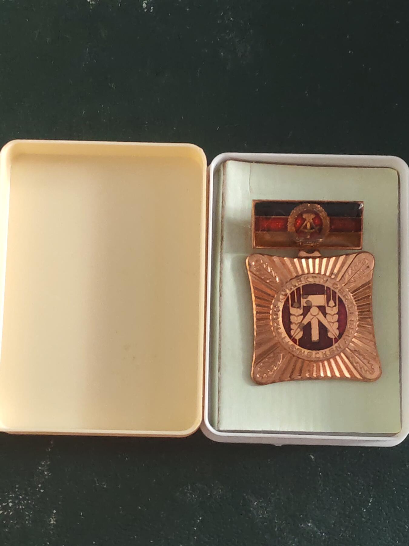 荷兰第127期勋赏拍卖