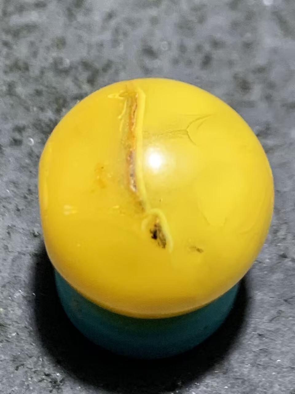 天然乌克兰蜜蜡通货圆珠一颗