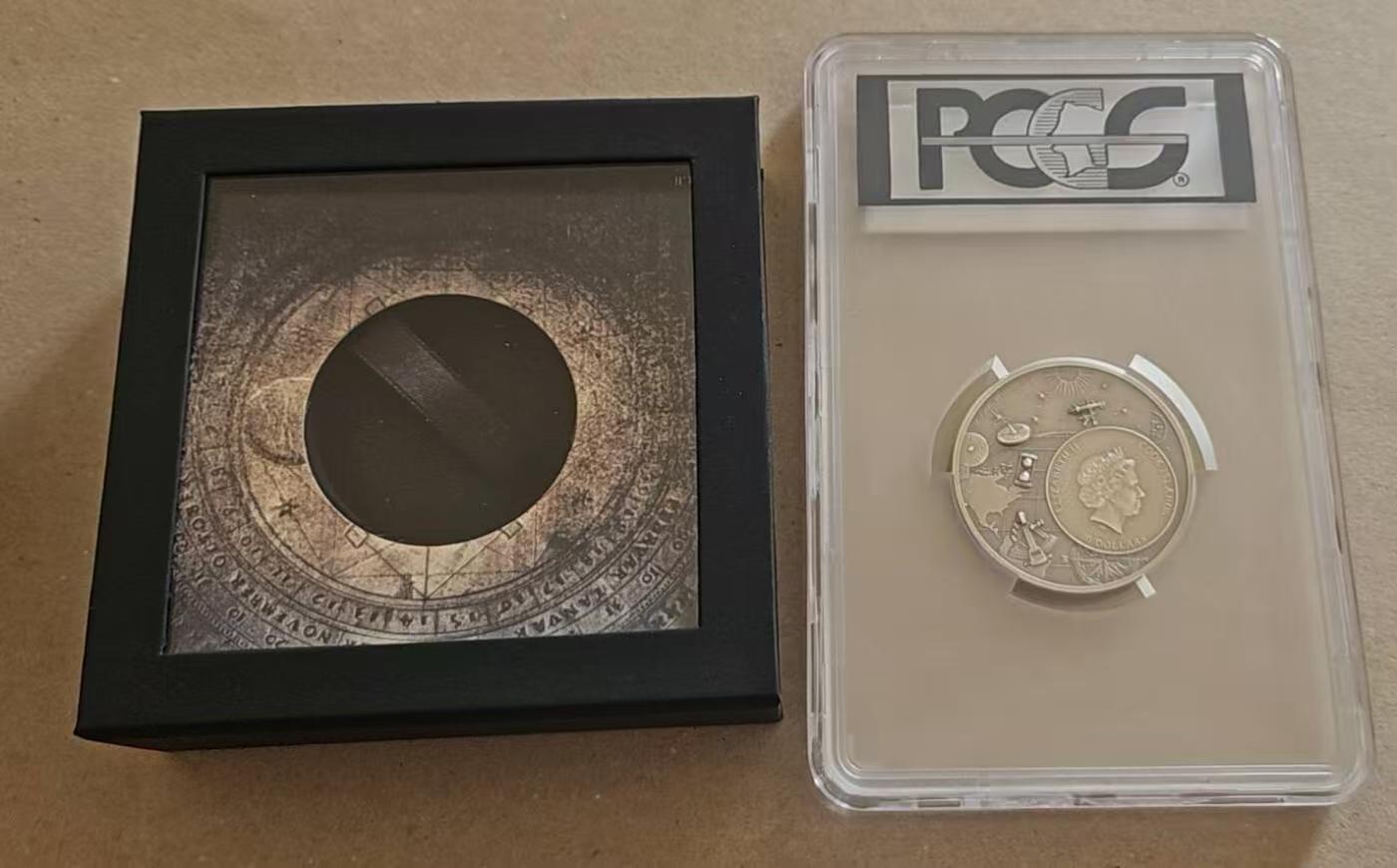 ❤️【币观天下】❤️ 第329期钱币拍卖- 2025.10.31周五晚上6点半场-长期征集拍品 PCGS库克2023年星盘2盎司银币带证书包装评级币获奖币