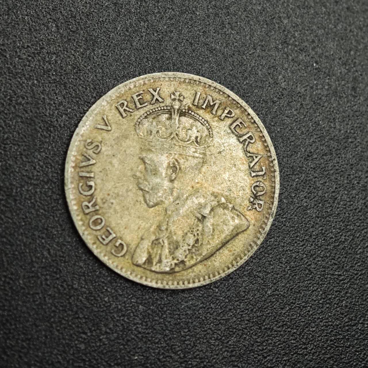 【淘币小摊】限时拍第七百八十拍  小银币场  满百包邮可预留两周  周一统一发货  南非1929年乔治五世3便士银币