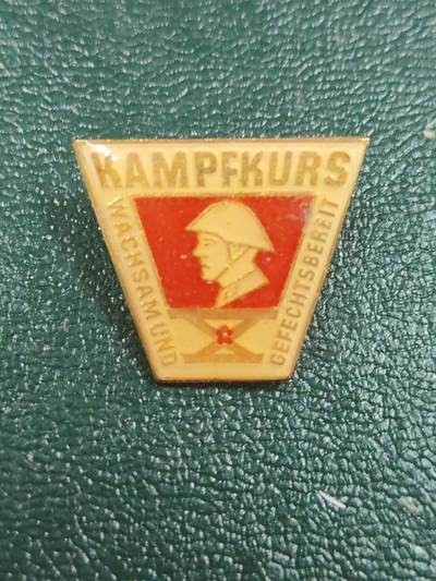 荷兰第127期勋赏拍卖 - 民主德国人民军成立十周年纪念徽章