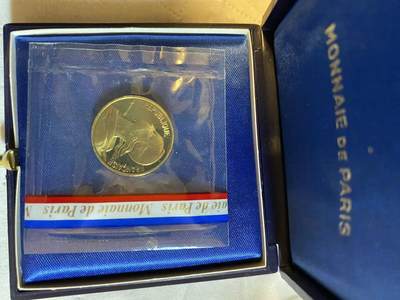 ❤️【币观天下】❤️ 第329期钱币拍卖- 2025.10.31周五晚上6点半场-长期征集拍品 - 1980年法国10生丁加厚铜镍币原厂带盒子 稀少