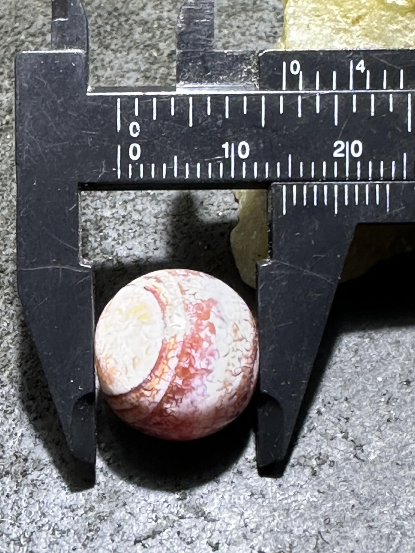 精美高玉化奶油皮天眼缠丝风化纹玛瑙随形苹果珠一颗，