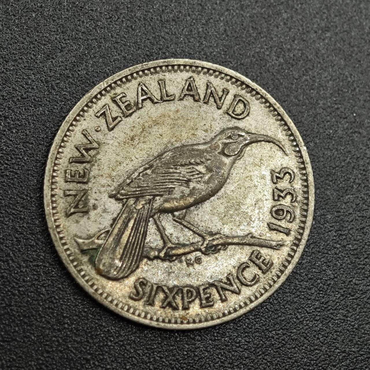 【淘币小摊】限时拍第七百八十拍  小银币场  满百包邮可预留两周  周一统一发货  新西兰1933年乔治五世6便士银币