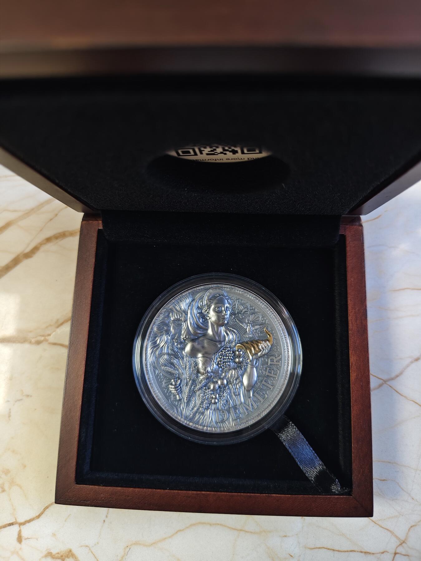 第180期拍卖【长期征集拍品】【北京币展专场】 喀麦隆2023年希腊神话生育女神得墨忒耳2盎司纪念银币，999银，发行500枚