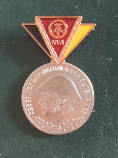 荷兰第127期勋赏拍卖 - 民主德国银级人民军预备役服役奖章