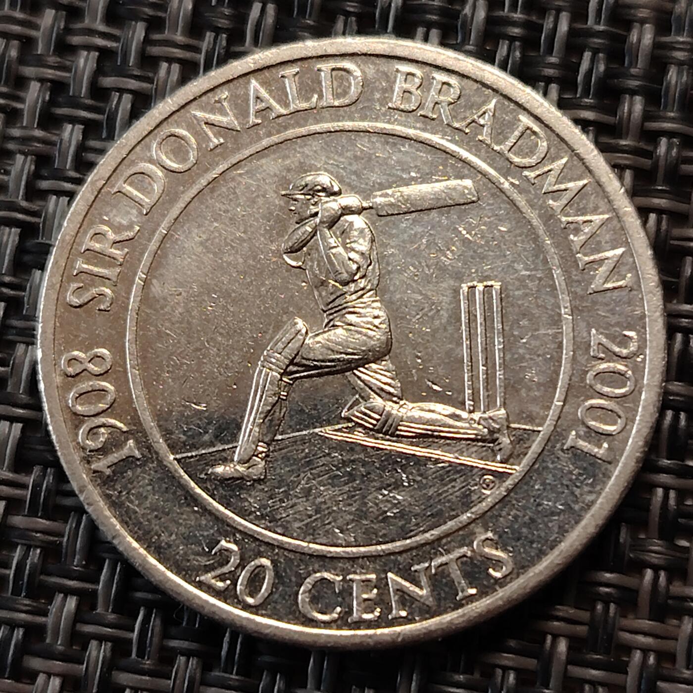 布加迪🐬～世界钱币(上海)🌾第 265 期 /  各国套币和散币 澳大利亚🇦🇺 2001年 20分纪念币 世界上最伟大棒球手唐纳德布莱德曼爵士