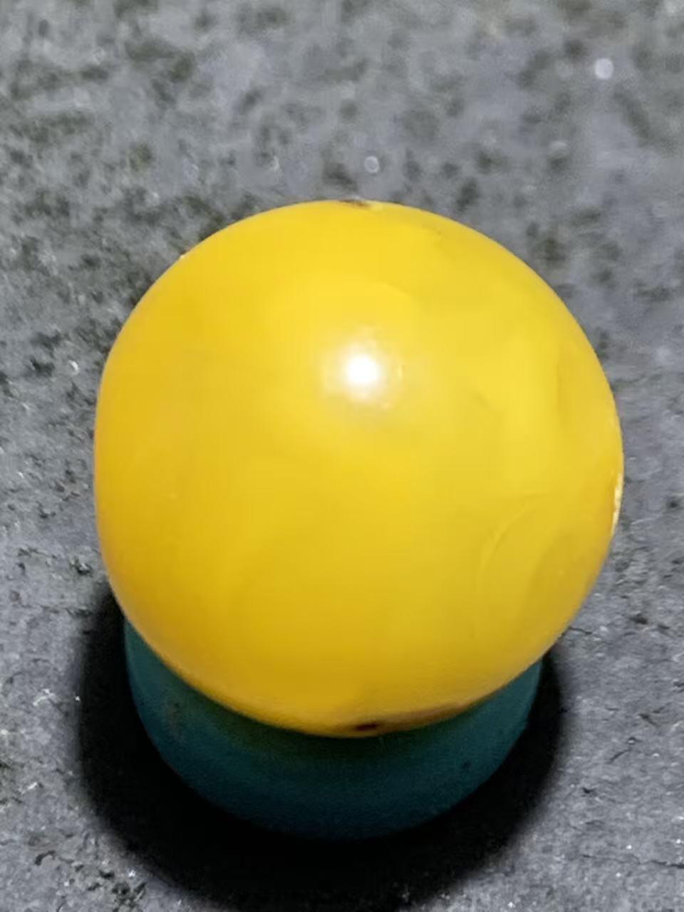 天然乌克兰蜜蜡通货圆珠一颗