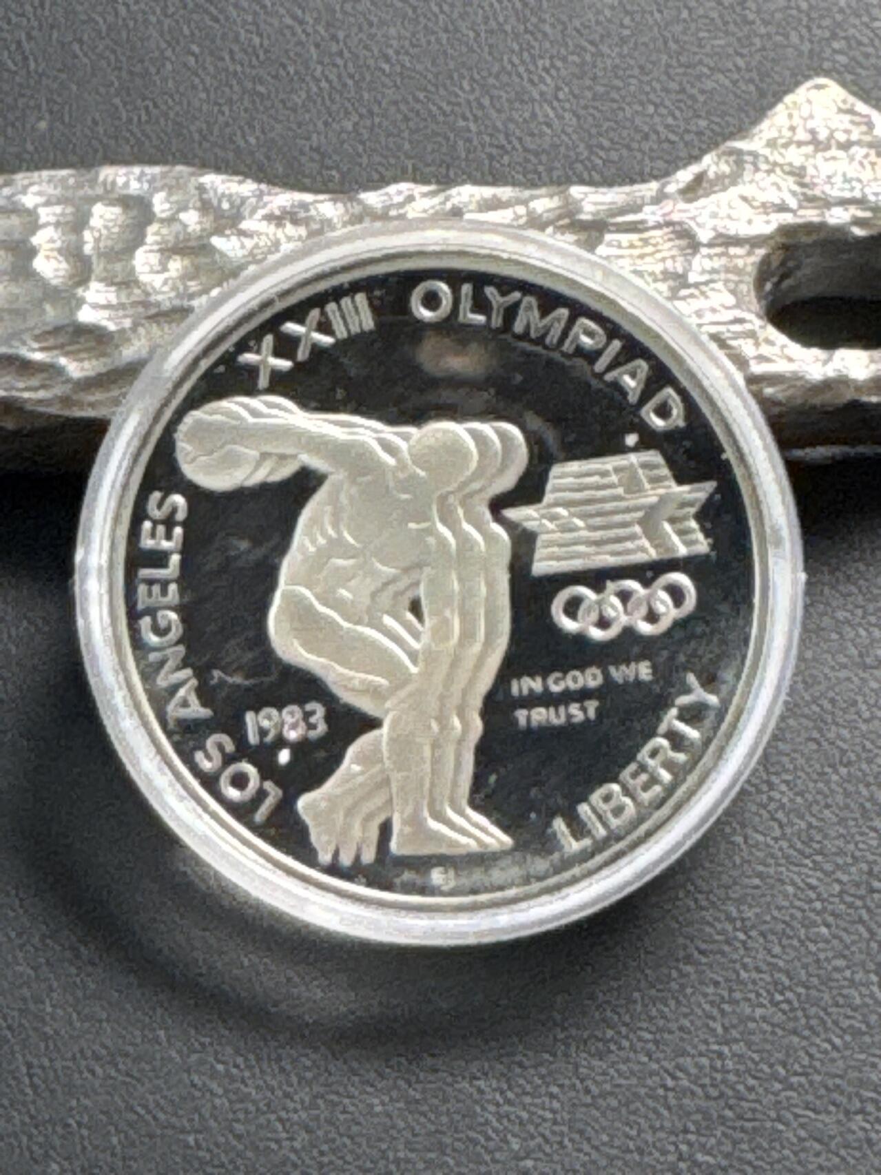 ❤️【币观天下】❤️ 第329期钱币拍卖- 2025.10.31周五晚上6点半场-长期征集拍品 1983年美国老鹰精制银币(链球),重26.73克