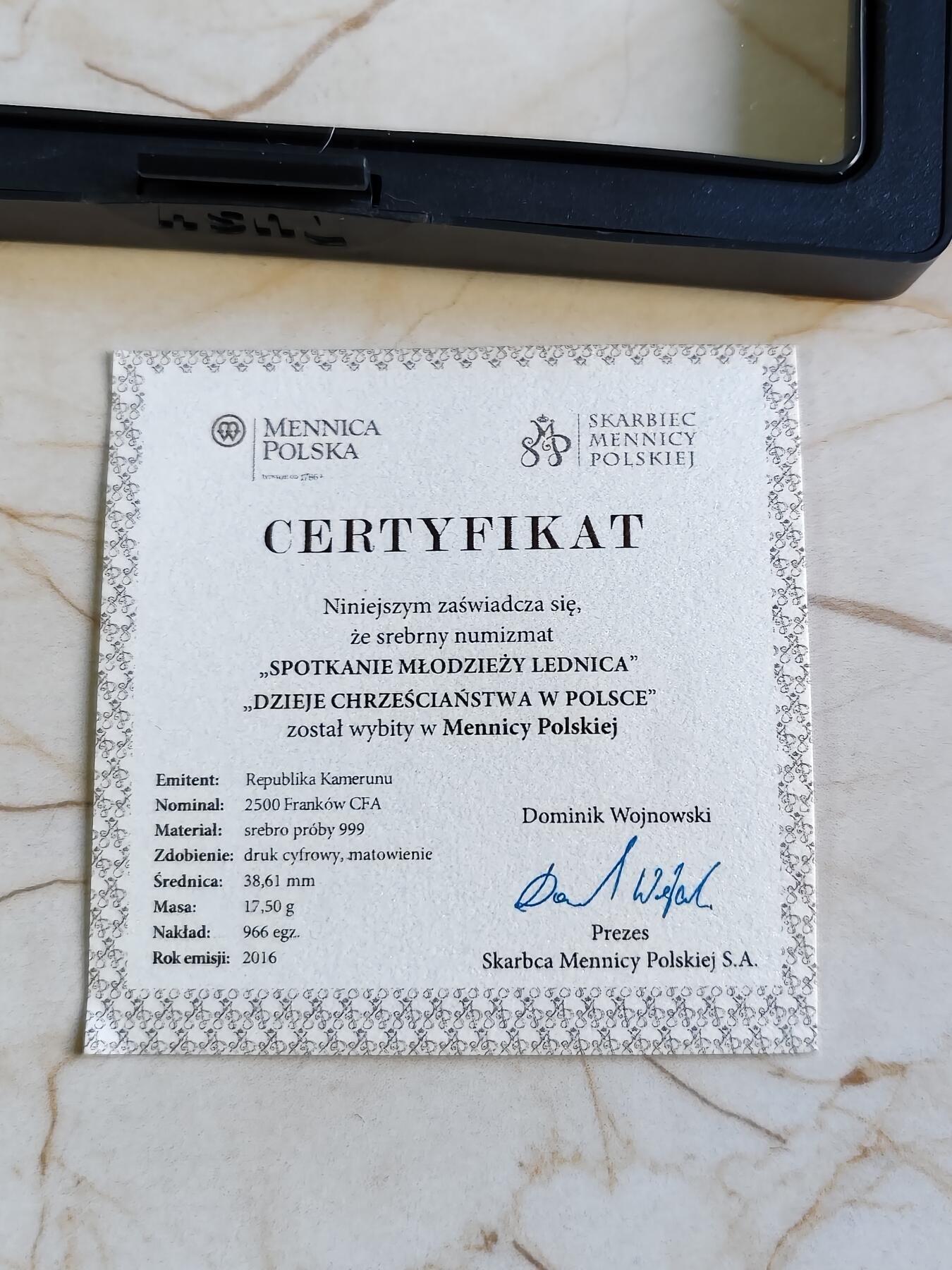 第180期拍卖【长期征集拍品】【北京币展专场】 2016年喀麦隆2500法郎彩色哑光银币 教皇系列-波兰世界青年日 17.5克999银 发行量：966枚 带证非原盒