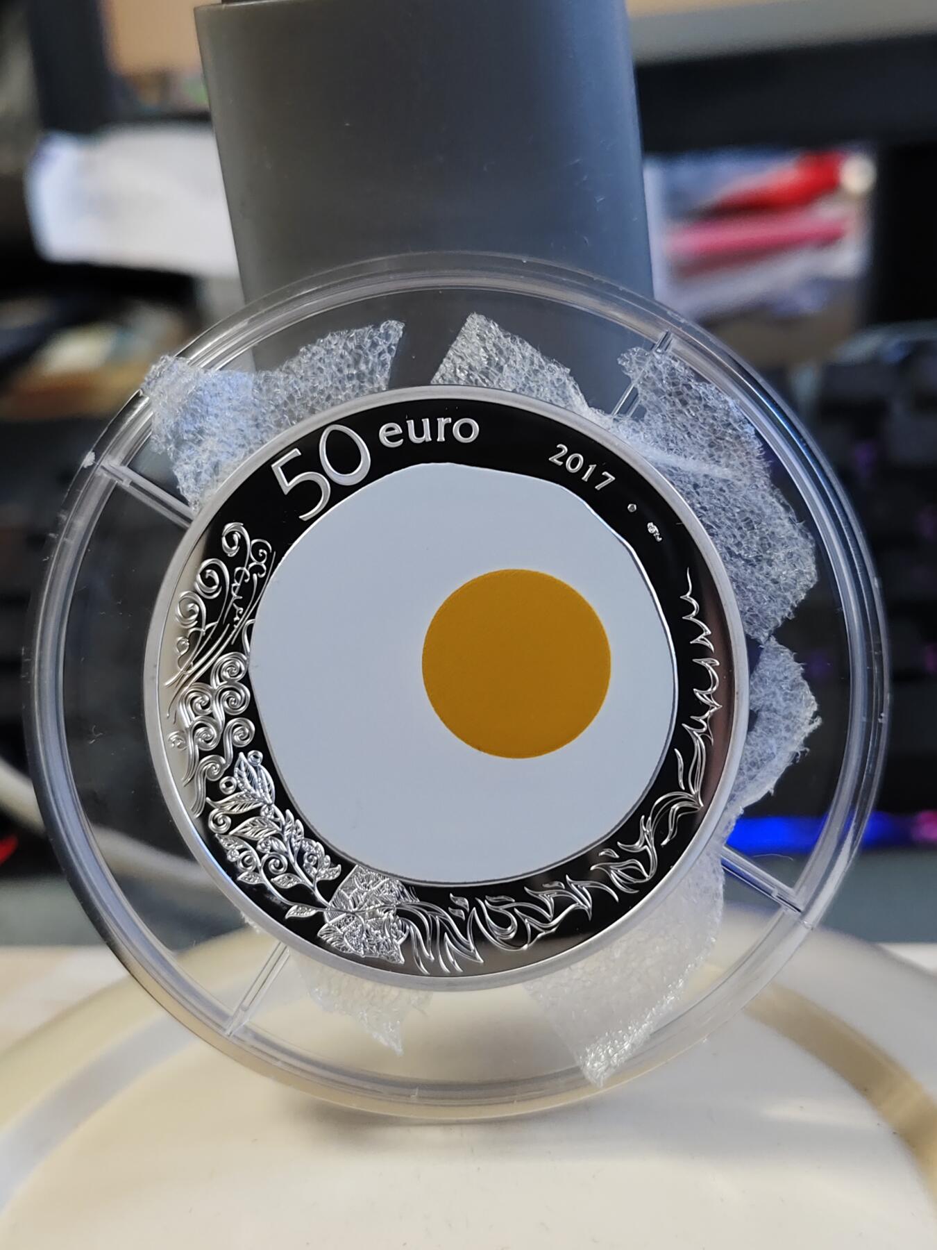 第180期拍卖【长期征集拍品】【北京币展专场】 获奖法国2017年米其林季萨瓦餐厅的鸡蛋5盎司银币，950银，发行500枚