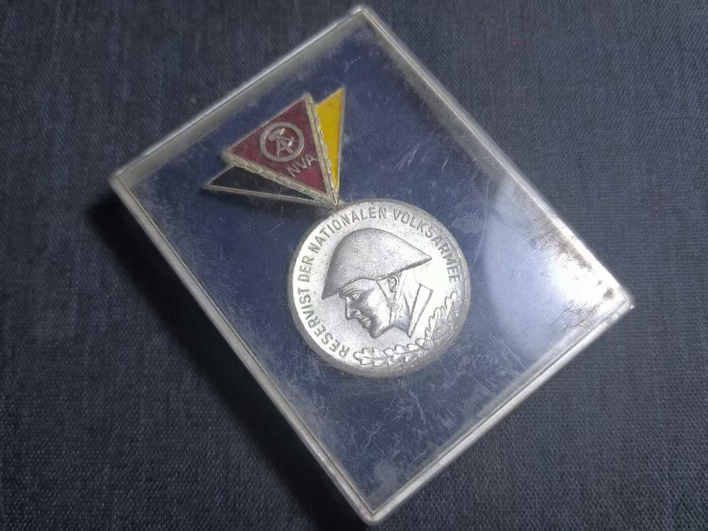 罗岚⭐爱藏⭐精品专拍第七场-分享拍场赚佣（周六有群拍，详细看简介） 民主德国人民军银级预备役军官奖章带盒 早期凸版