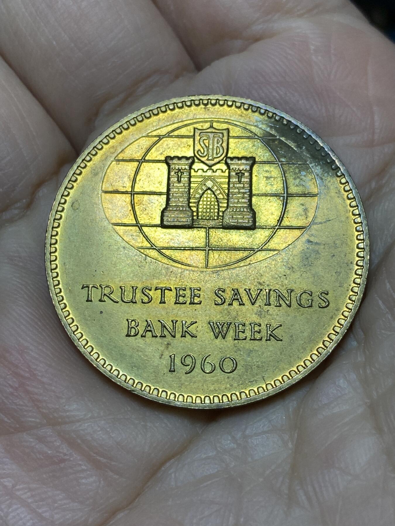 2025年第一百一十九场(总第一百四十五场）外国好品散币(免佣金) 英国🇬🇧1960年纪念章(信托储蓄银行周纪念章)