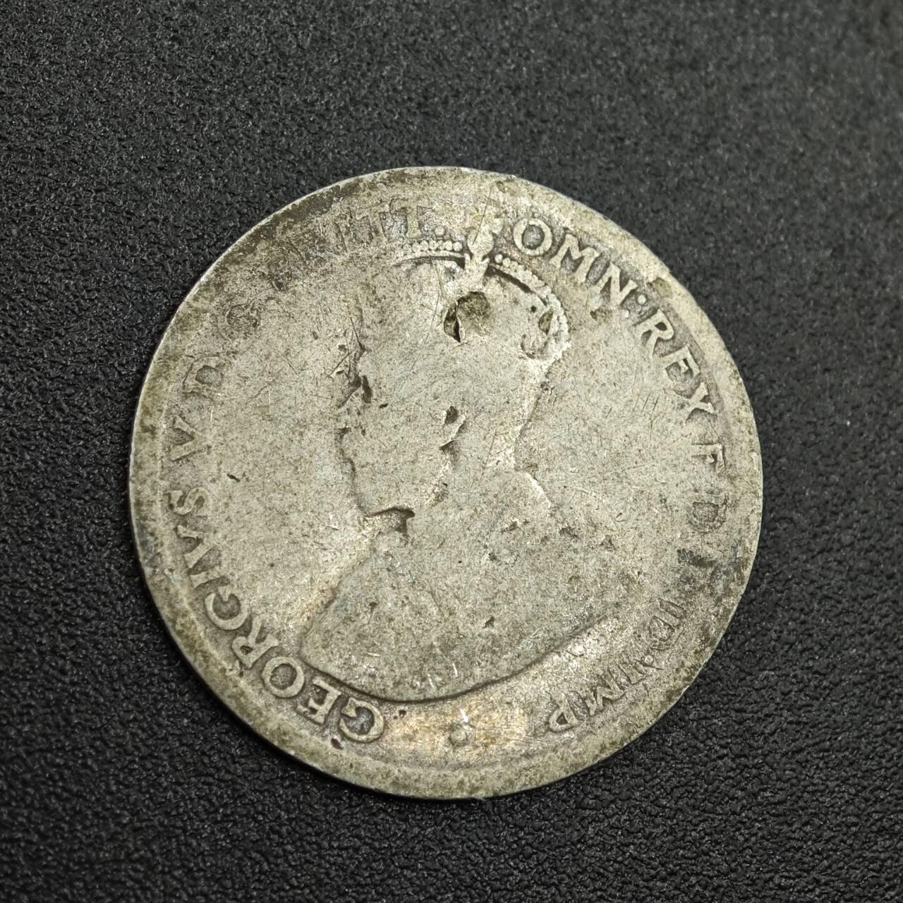 【淘币小摊】限时拍第七百八十拍  小银币场  满百包邮可预留两周  周一统一发货  澳大利亚乔治五世6便士银币币面不平