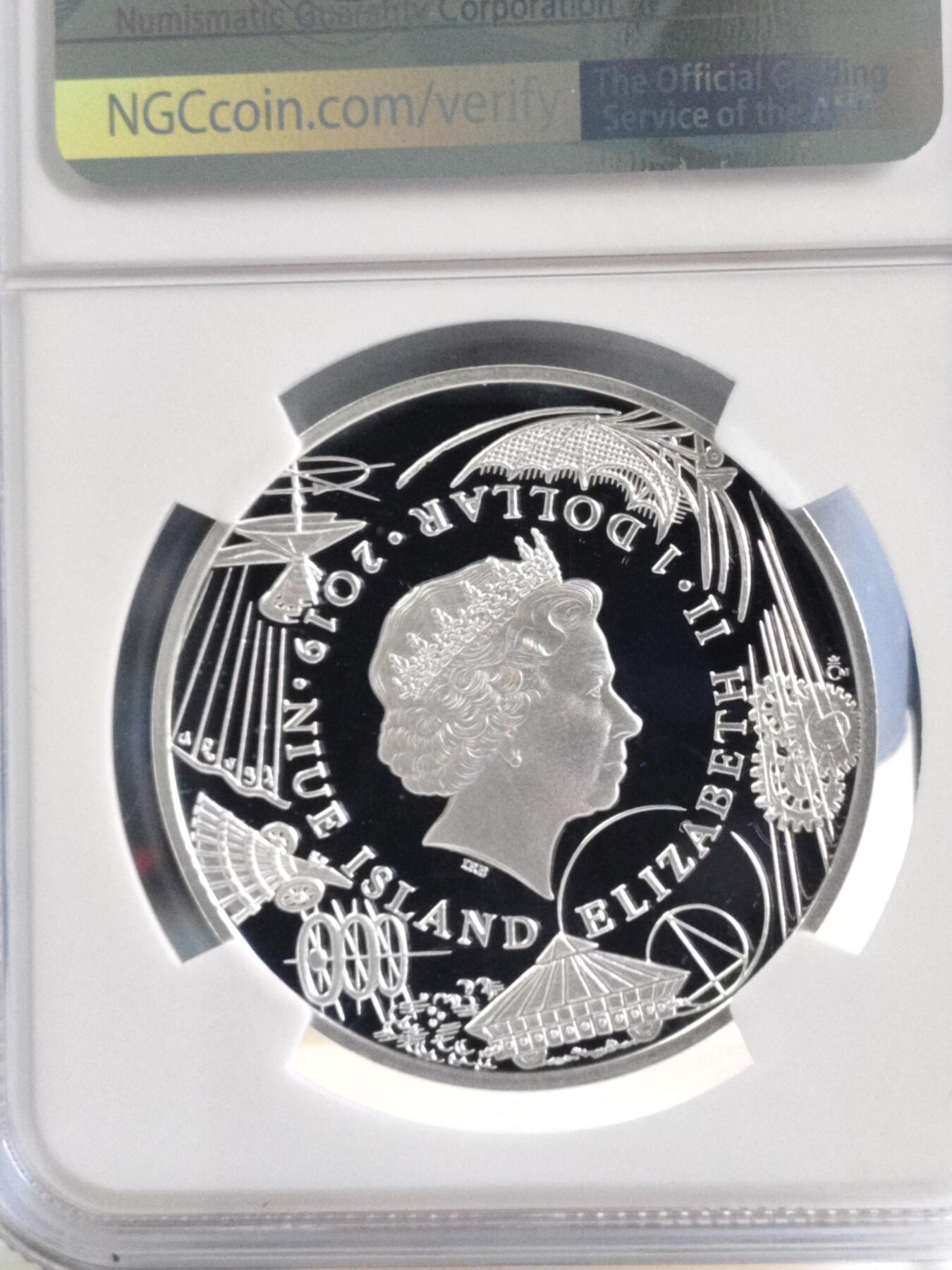 第180期拍卖【长期征集拍品】【北京币展专场】 1盎司NGC70首期蓝标纽埃2019年达芬奇科学发明系列1螺旋飞行器精制银币999银31.1克直径37毫米发行量仅1000枚