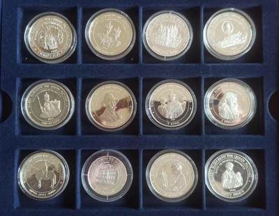 ❤️【币观天下】❤️ 第329期钱币拍卖- 2025.10.31周五晚上6点半场-长期征集拍品 - 1994--1999英联邦皇太后生平系列，展现了皇太后生平中重大历史时刻，皇太后幼年生活、爱八退位、乔六逝世、女王加冕、英联邦成立等 除斐济为20克外其余都是28.28克的大银币，蓝色托盘仅供展示