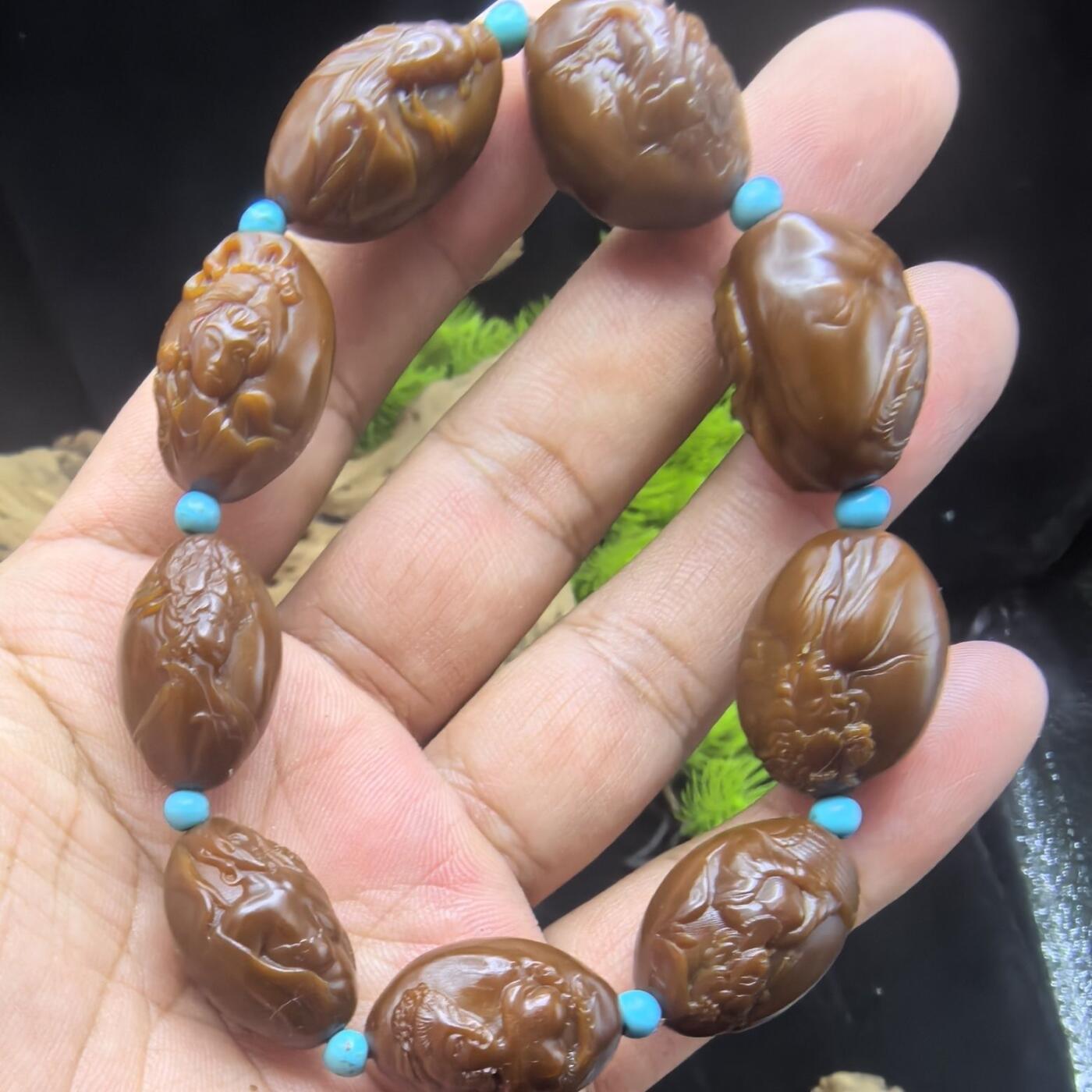 听雨轩（12） 玉化双面核雕手串 美女 生命之源（可联系发实图）