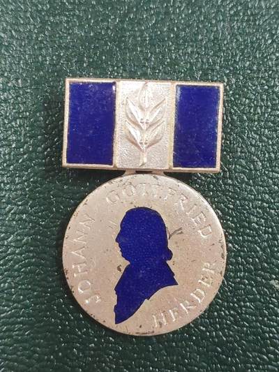 荷兰第127期勋赏拍卖 - 民主德国银级苏德友好协会证章