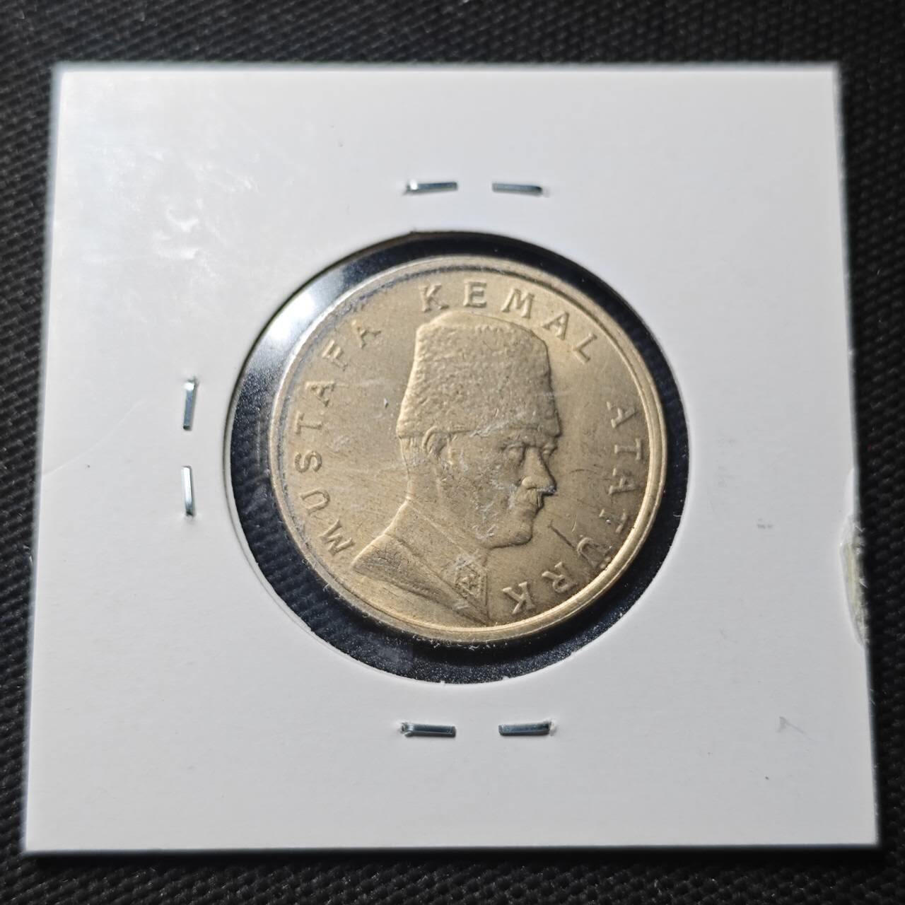 KK钱币收藏小铺  第360场  2月预留时间 周末发货  1999土耳其100000里拉 好品