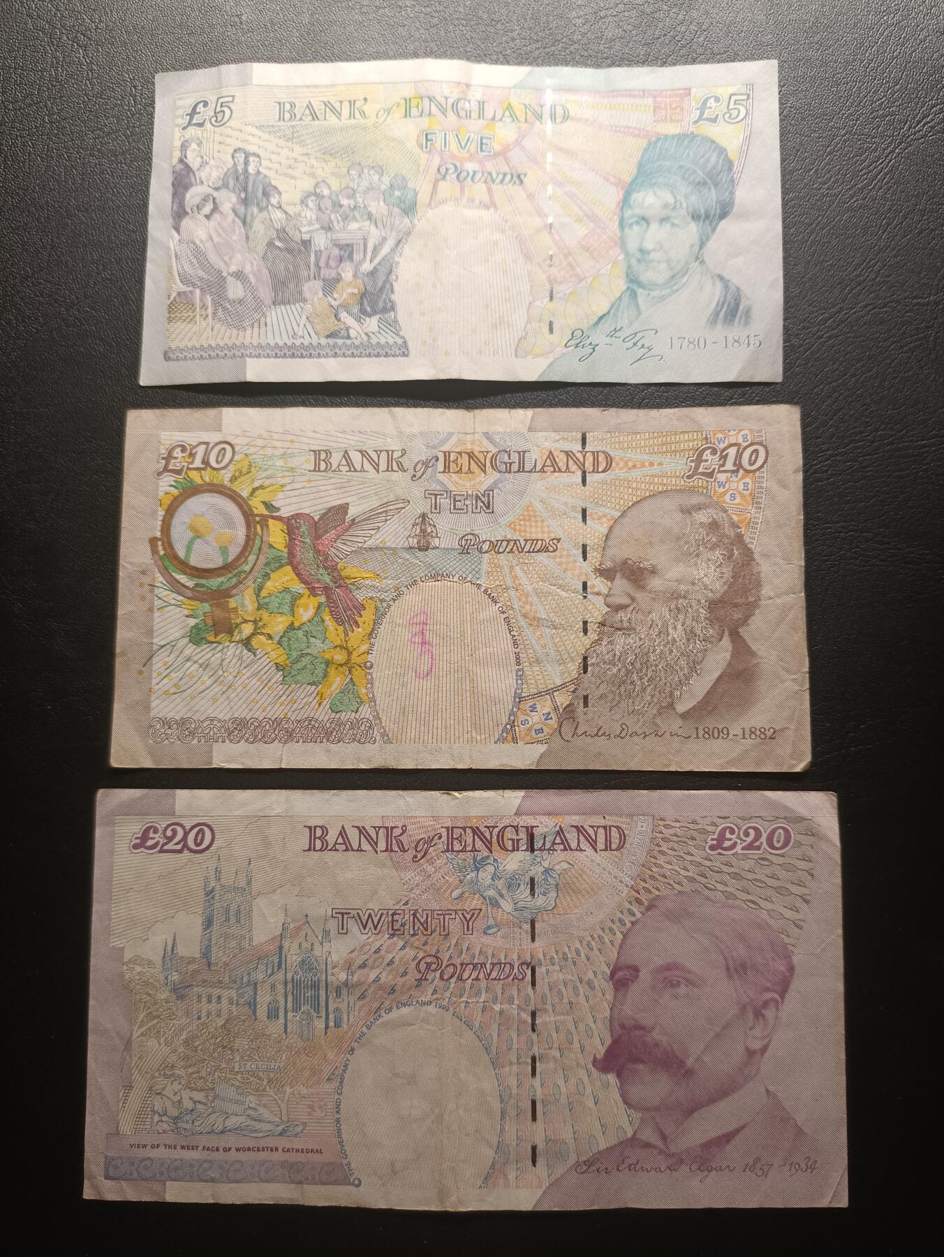 2025十一月第一期，总199期 英格兰E序列再版5+10+20镑流通品相个别有字迹