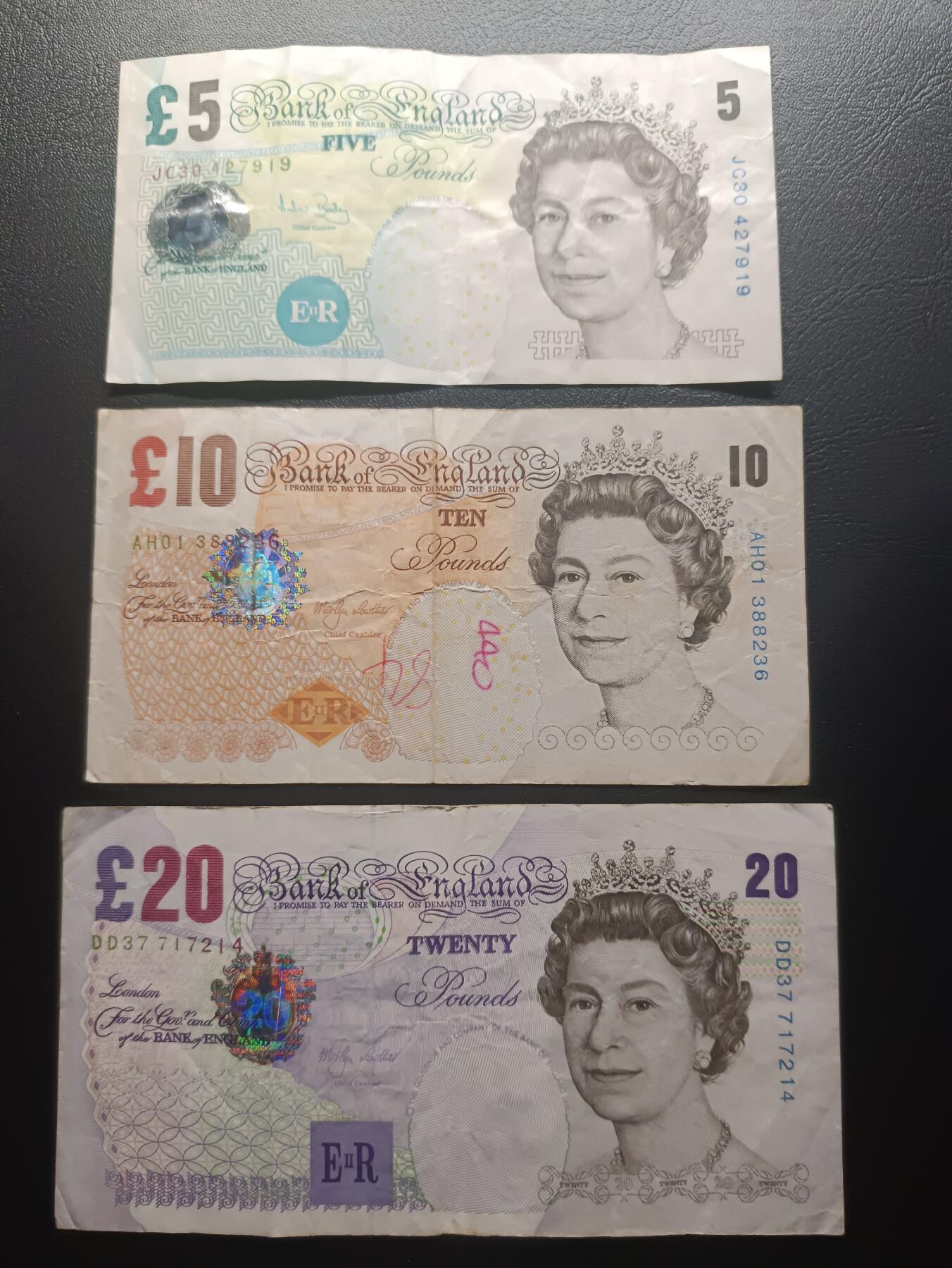 2025十一月第一期，总199期 英格兰E序列再版5+10+20镑流通品相个别有字迹