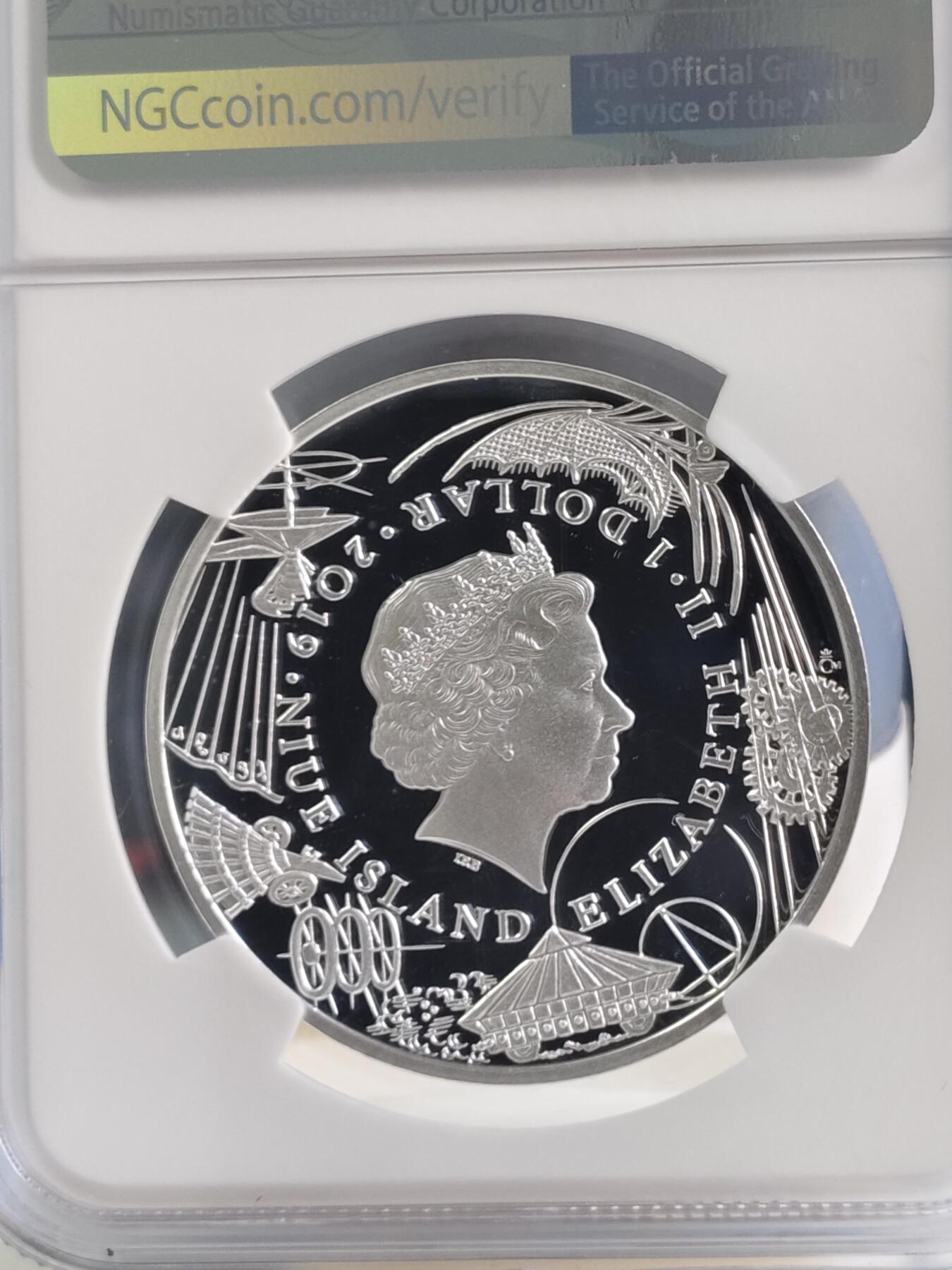 第180期拍卖【长期征集拍品】【北京币展专场】 1盎司NGC70首期蓝标纽埃2019年达芬奇科学发明系列1螺旋飞行器精制银币999银31.1克直径37毫米发行量仅1000枚