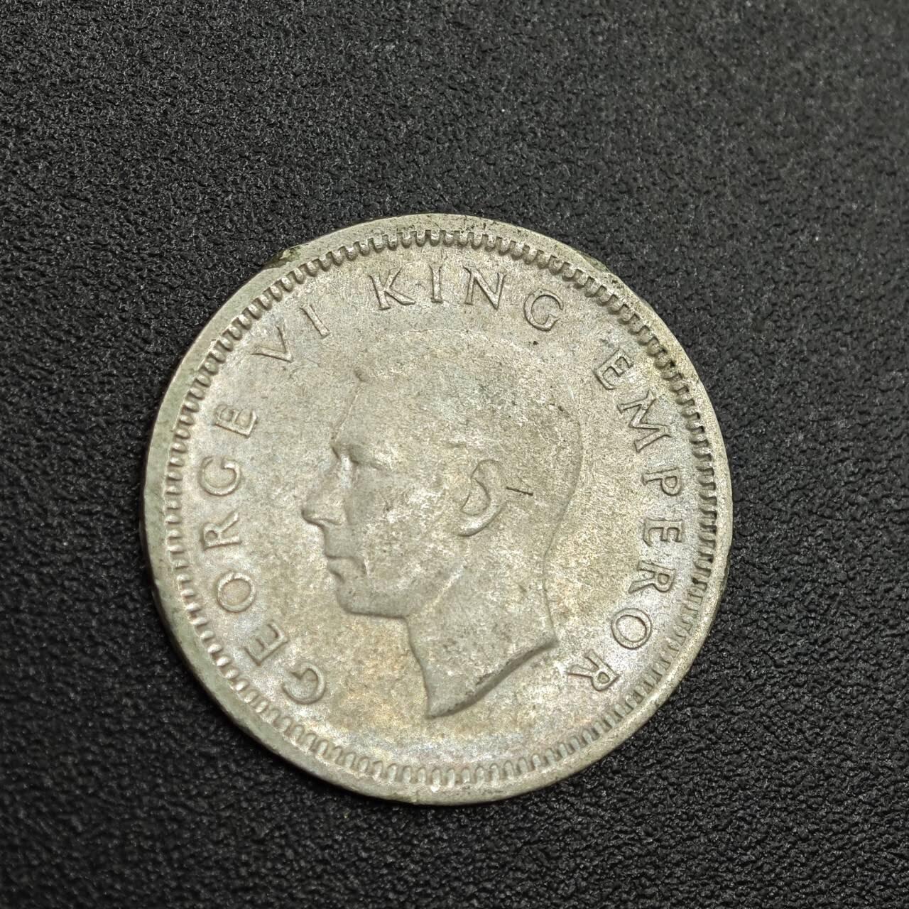 【淘币小摊】限时拍第七百八十拍  小银币场  满百包邮可预留两周  周一统一发货  新西兰1943年乔治六世3便士银币