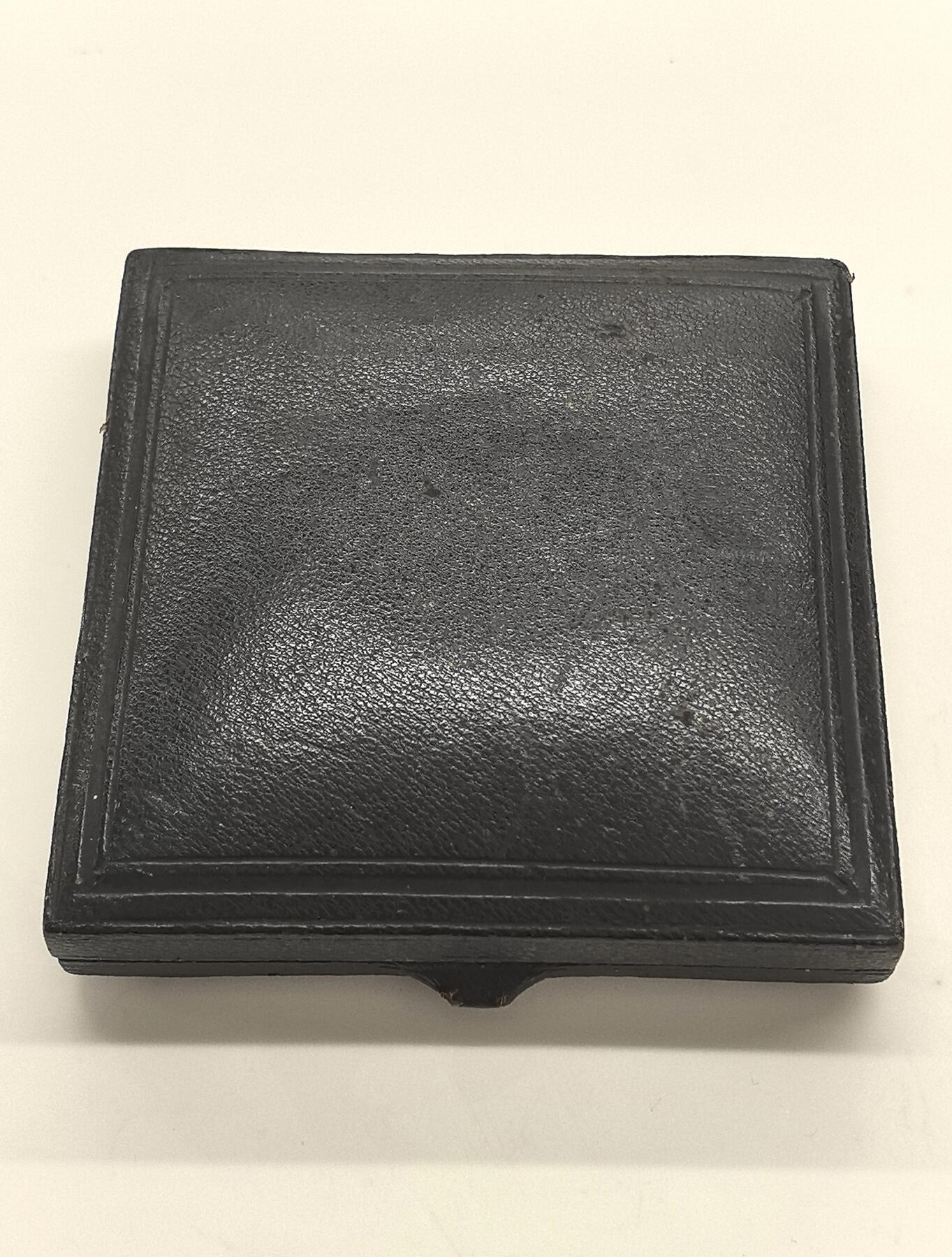 博洋堂“物美丰成”11月精品专场暨第145期（全场包邮） NGC MS63 英国1882年奥尔巴尼公爵和海伦妮公主大婚银章，直径64mm，罕见品种，高浮雕立体生动，状态一流，附原盒