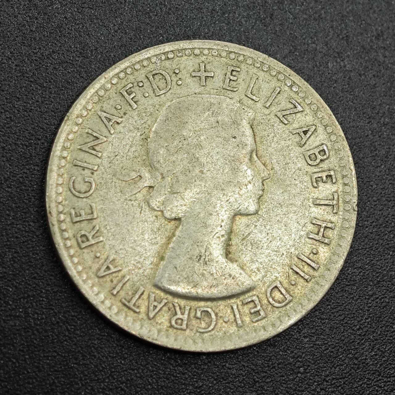 【淘币小摊】限时拍第七百八十拍  小银币场  满百包邮可预留两周  周一统一发货  澳大利亚1957年伊丽莎白二世一先令银币