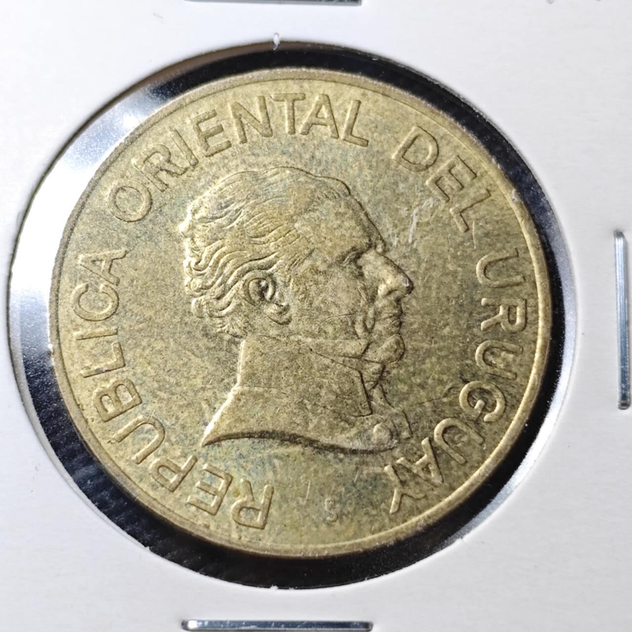 KK钱币收藏小铺  第361场  2月预留时间 周末发货  2005乌拉圭5比索