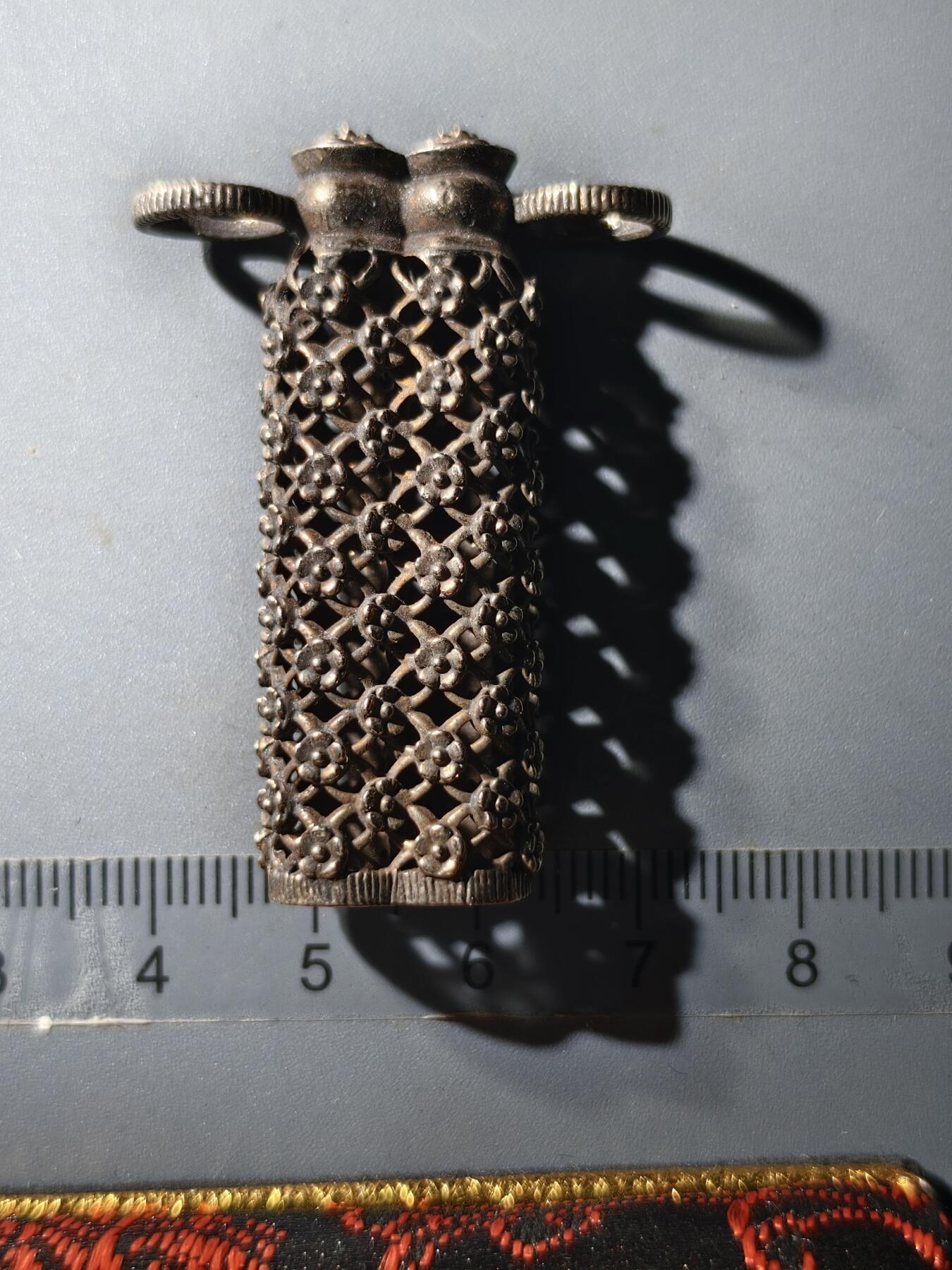 80期回流戒指饰品杂件纪念章丝路钱币专场 少数民族饰品