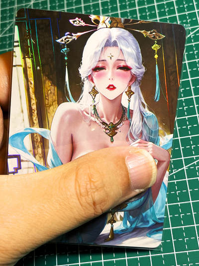 显眼宝35期 佣金1起 10月29日晚20:30截拍  - 造物卡牌   墨烬红颜系列    凤玉    共1张   彩闪工艺   大卡尺寸  63*88