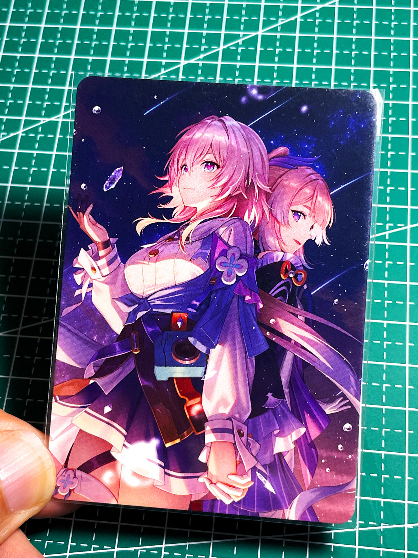 显眼宝35期 佣金1起 10月29日晚20:30截拍  崩铁  折光彩闪一张   63*88