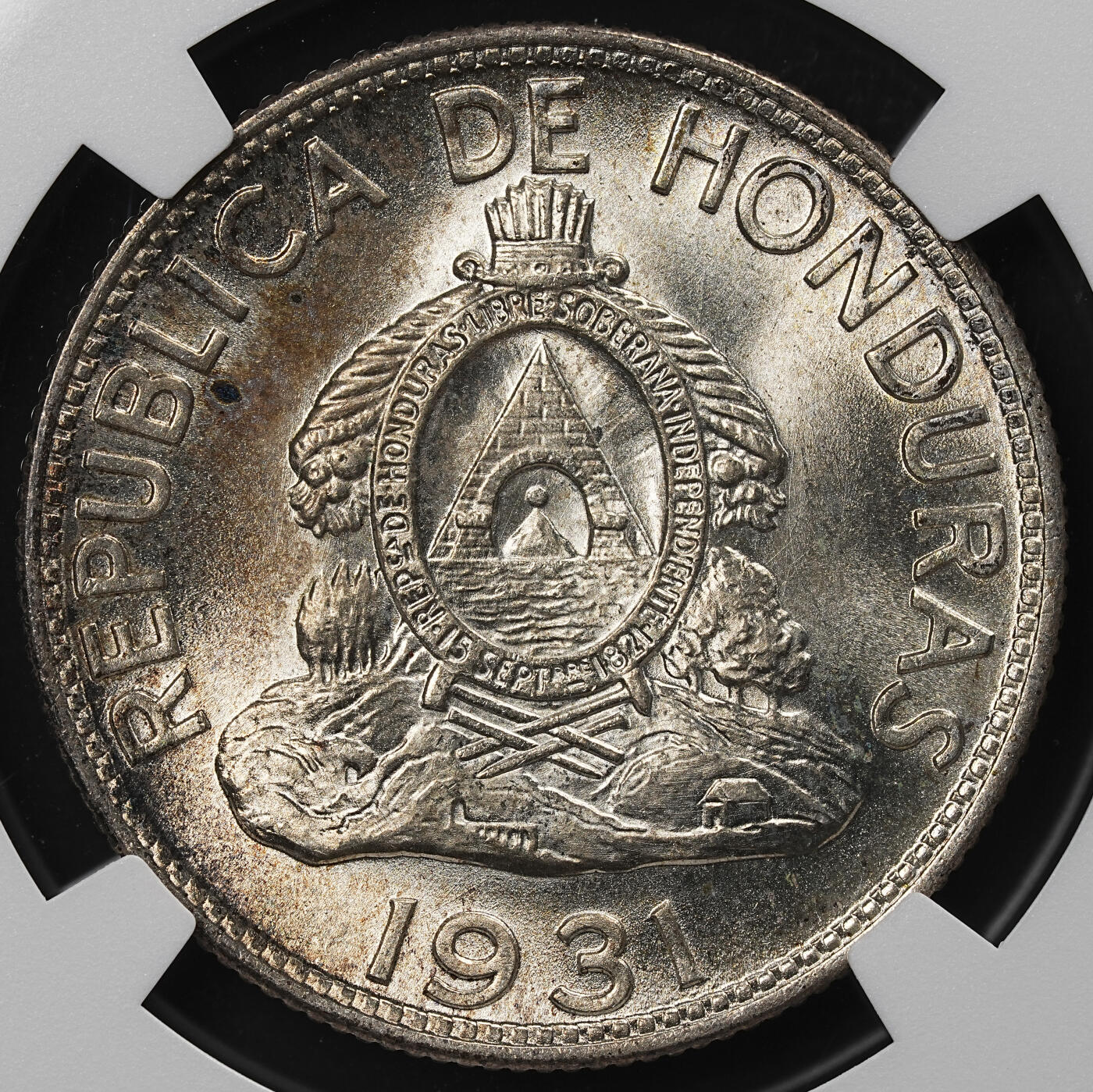 修遠堂世界钱币第九十一期 NGC MS65 1931年洪都拉斯1 LEMPIRA银币 12.50g，含银90%  当时面值最大的主币 冠军分   SBP同分成交价480美金