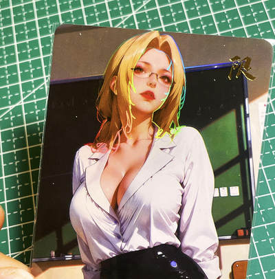 显眼宝35期 佣金1起 10月29日晚20:30截拍  - 造物卡牌   墨烬红颜系列    纲手教师限定卡    共1张   彩闪工艺   大卡尺寸  63*88