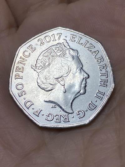 2025年第一百一十九场(总第一百四十五场）外国好品散币(免佣金) - 英国🇬🇧2017年50便士(本杰明兔纪念币)